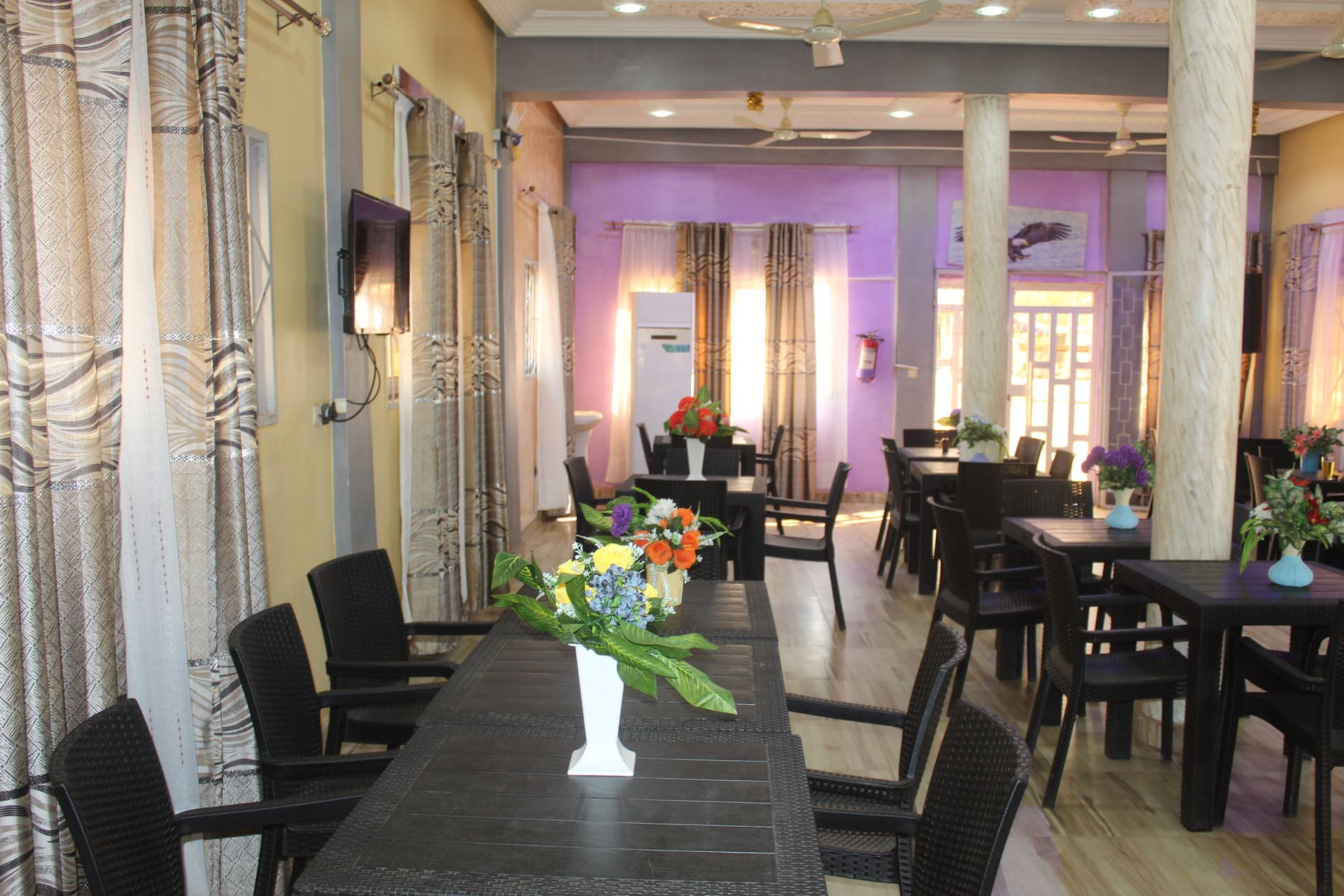 Salle de restaurant du Triomphe Hôtel